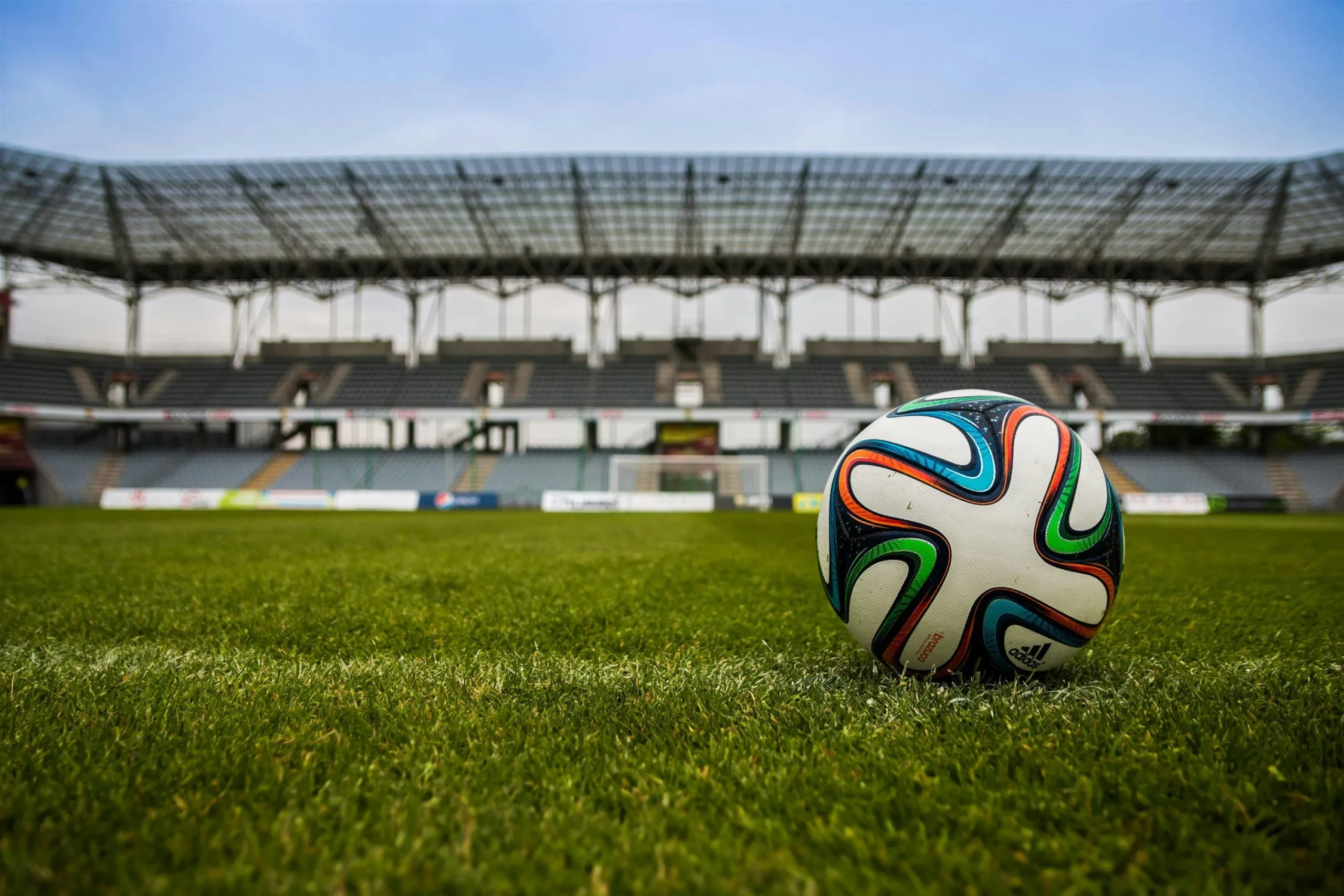 Les plus grands footballeurs du monde : de Pelé à Ronaldo en passant par Maradona Les plus grands footballeurs du monde : de Pelé à Ronaldo en passant par Maradona